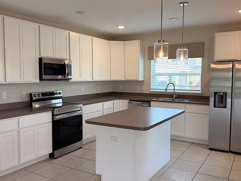 4700 Coral Castle Dr — Photo 5