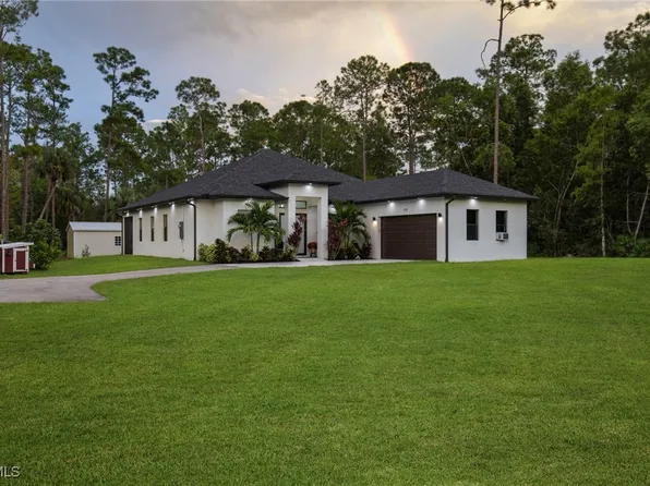 106 18th Ave NE, Naples, FL 34120