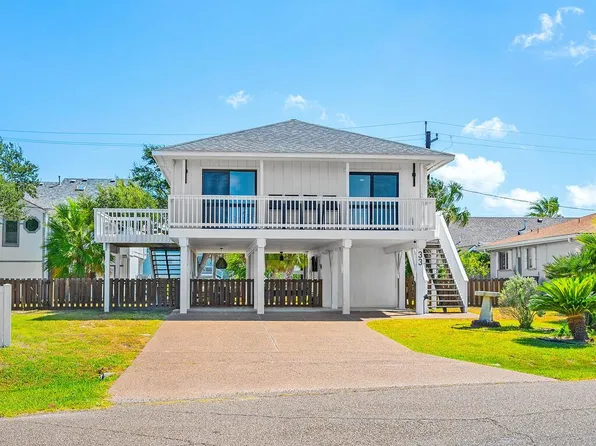 33 Lauderdale Dr, Rockport, TX 78382