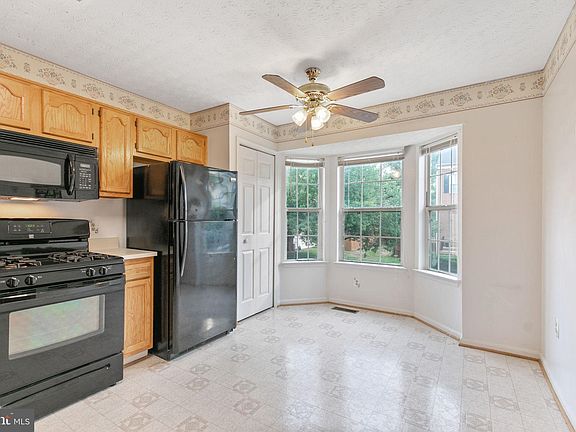 5th image of 401 W Park Dr