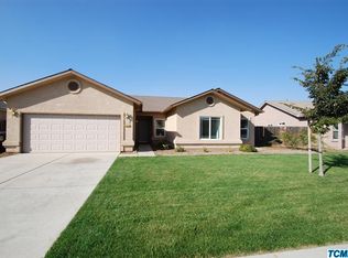 242 E Riverbend Ct, Visalia, CA 93291