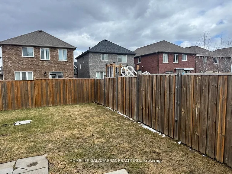 86 Nathan Cres — Photo 29