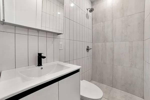 Rented by Empire City Real Estate LLC | media 35