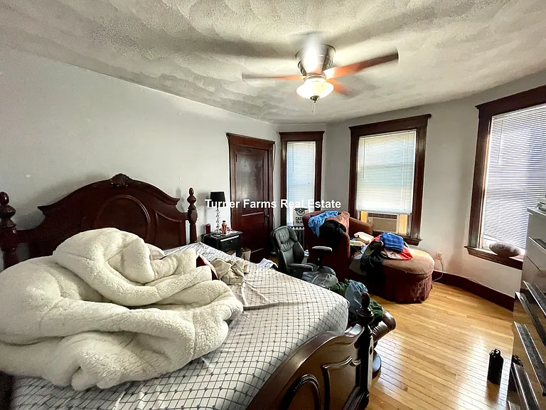221 Holland St #2R — Photo 6