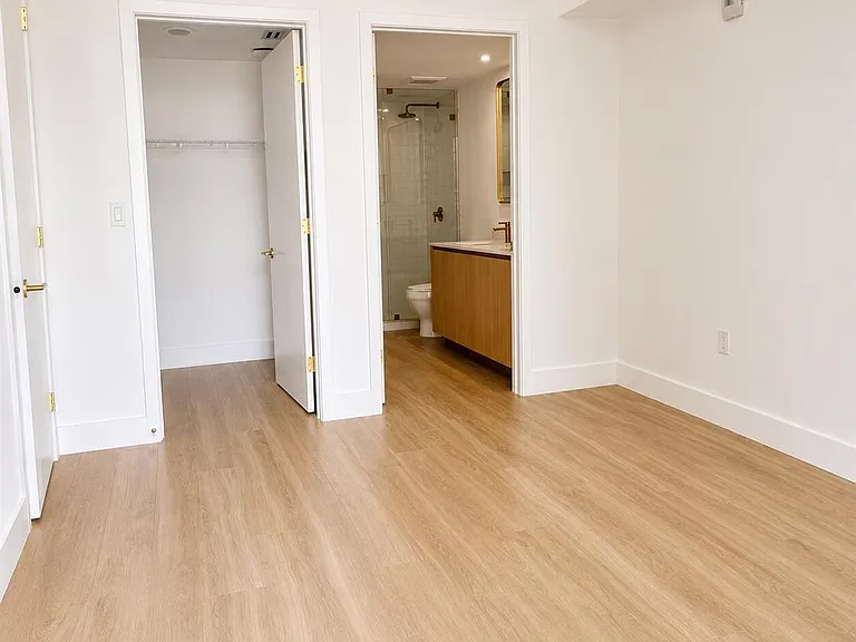 3100 NE 1st Ave #F811 — Photo 28