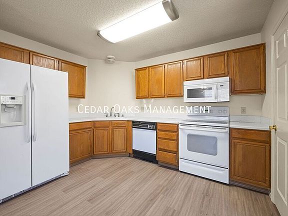 3rd image of 5908 Sara St #B