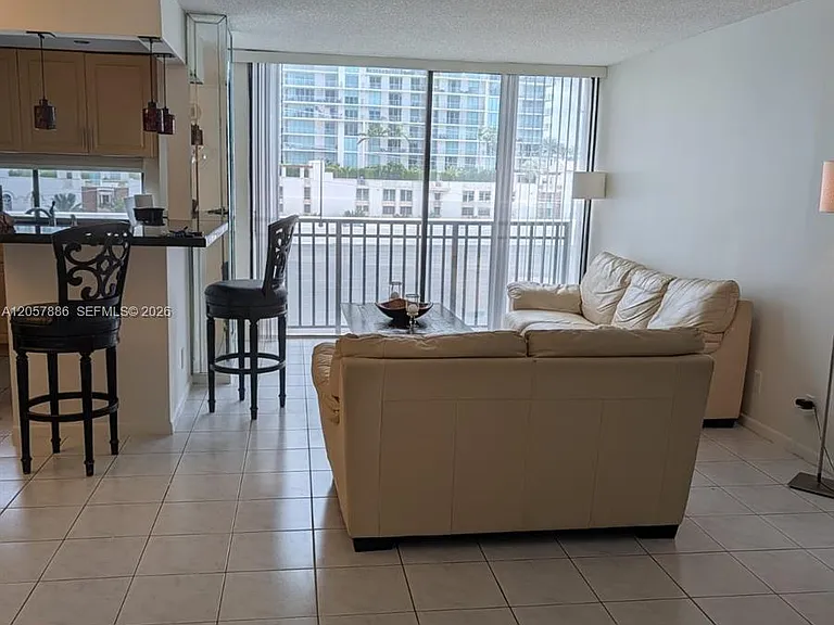 16909 N Bay Rd #718 — Photo 3