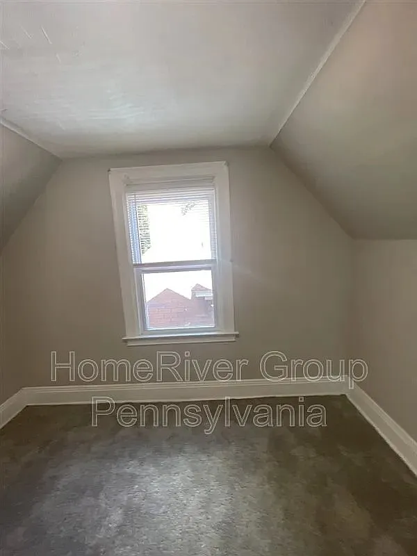 3 bed, 1.5 bath, 1668 sqft, $1,897 — Photo 4