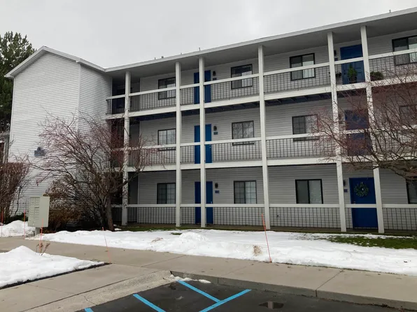 601 Riverine Dr APT 302, Traverse City, MI 49684