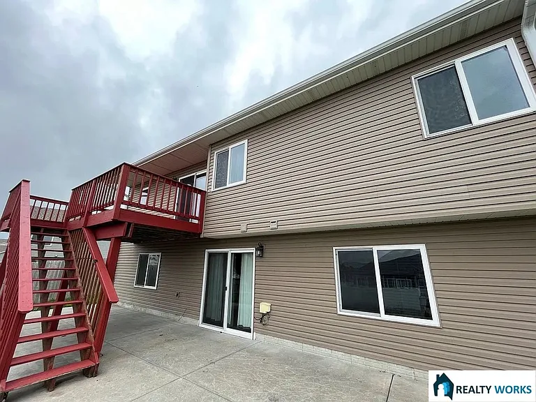 8020 Renatta Dr — Photo 9