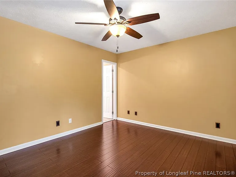425 Cityview Ln — Photo 17