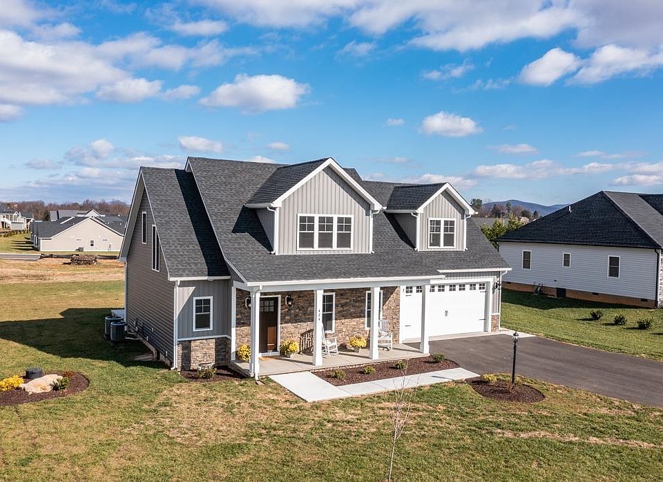 1st image of 424 Peterson Ln