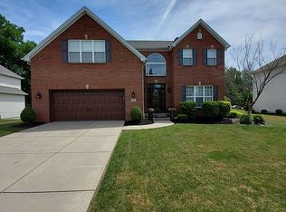 23 Covent Garden Ln, Williamsville, NY 14221