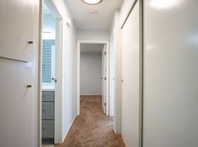 Beautifully Updated Irvington 2 Bedroom Flat with Parking!
