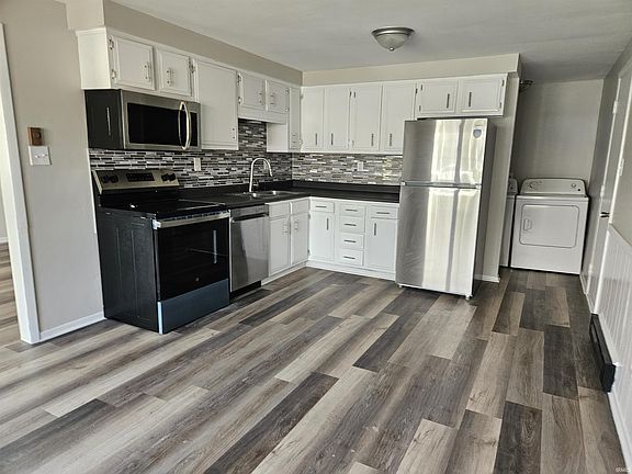 4th image of 104 Fremont Ln