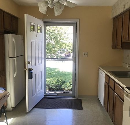 4th image of 96 Carriage Ln #96