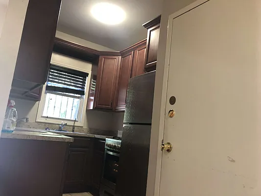 Rented by Metro Prop NY Corp | media 4