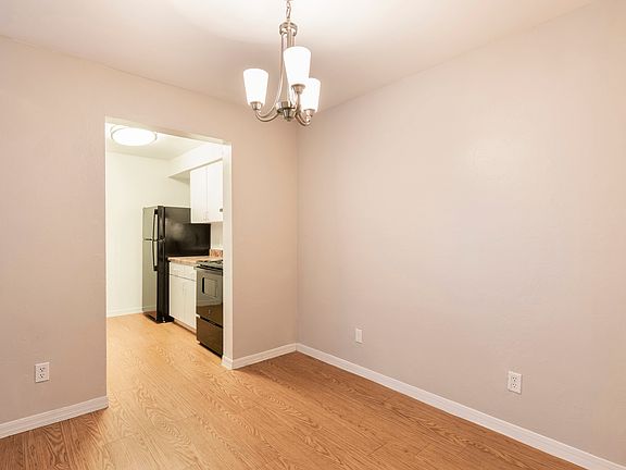 2nd image of 1300 NE Oaks St #4-105
