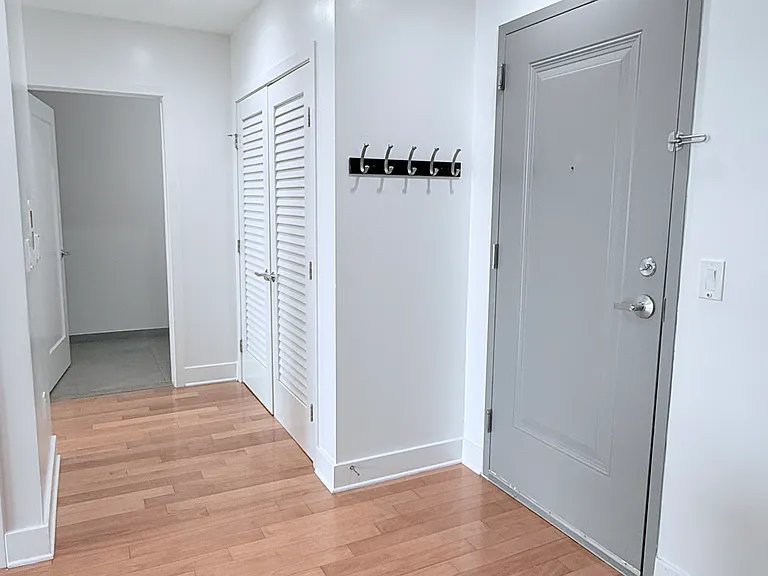 hallway to bathroom & washer dryer closet