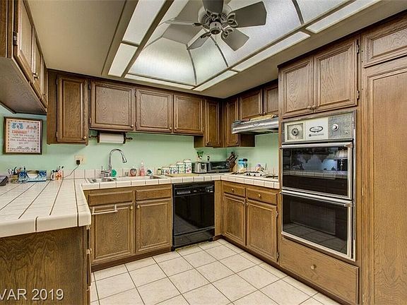 4th image of 3361 Delderfield Ave