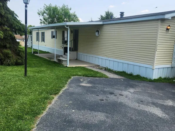 708 Laura Ln, York, PA 17402