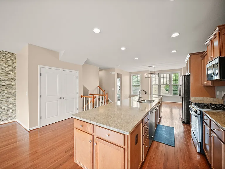 1439 Occoquan Heights Ct — Photo 17