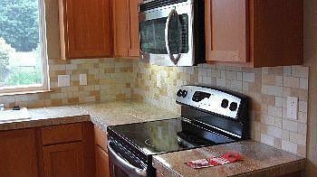 3rd image of 810 10th St SE