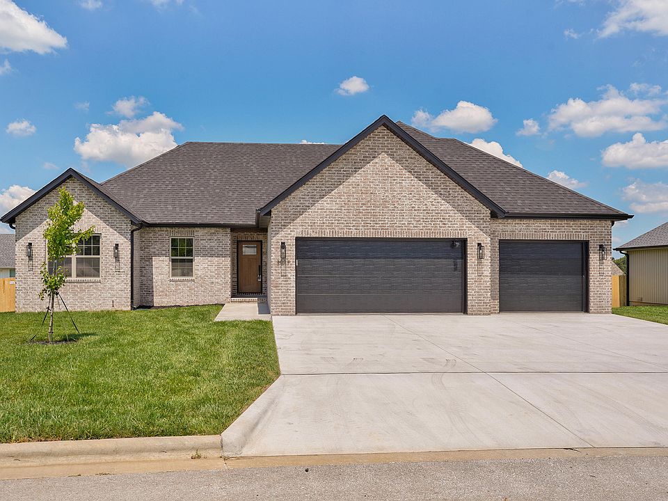 1st image of 3017 E Heritage Street