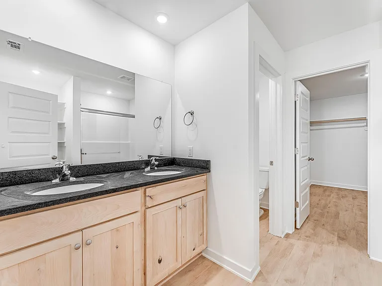 114 S Maroon Ave — Photo 25