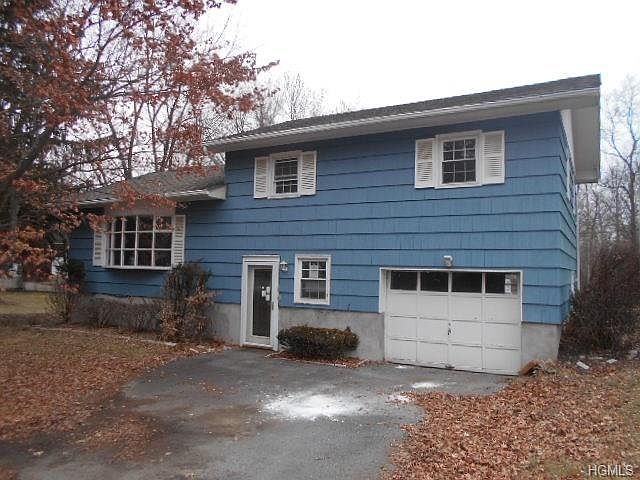 2nd image of 4 Meadowbrook Ln