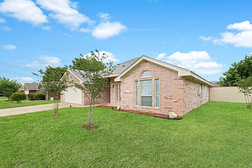 2806 Hydrangea Ave Photo 1