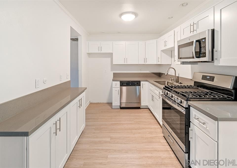 2nd image of 2049 Terracina Cir