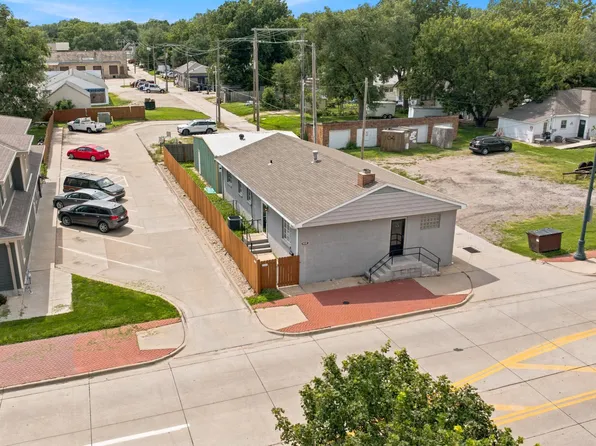 414 S 4th St, Manhattan, KS 66502