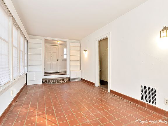 5th image of 419 Glendenning Pl
