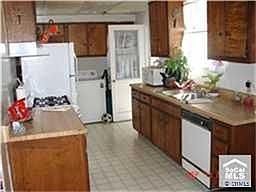 5th image of 17632 Downey Ave