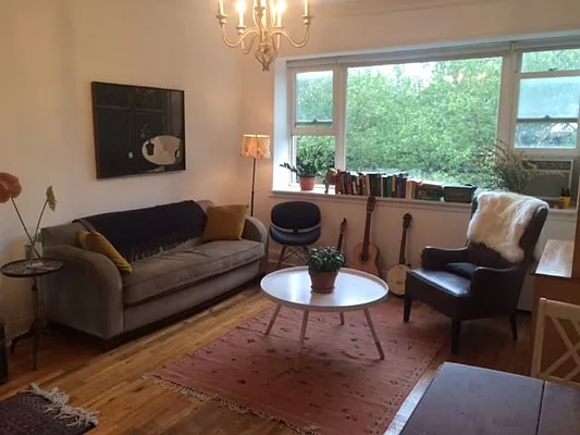 Rented by RBM Brokerage | media 21