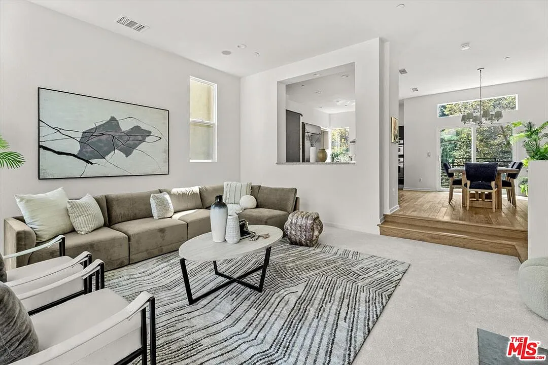 2 bed, 3.5 bath, 2390 sqft, $10,000 — Photo 4