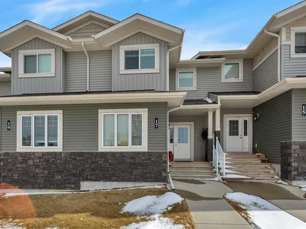 17 N Crestview Blvd, Sylvan Lake, AB T4S 0N4
