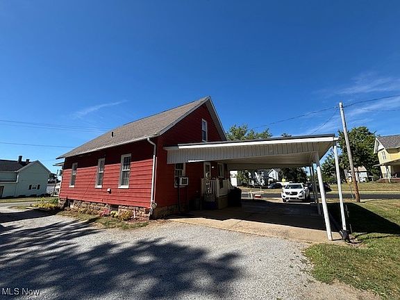 4th image of 592 N Lincoln Ave