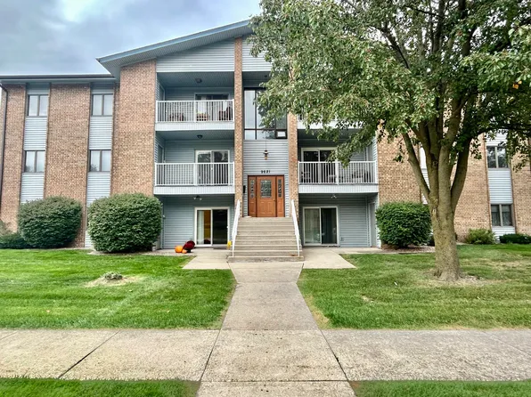 9621 Merrillville Rd APT 101, Crown Point, IN 46307