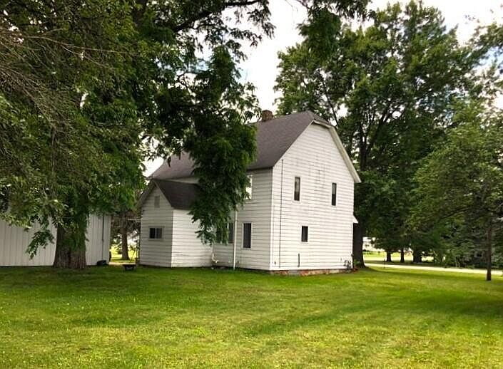 2nd image of 2907 Maple
