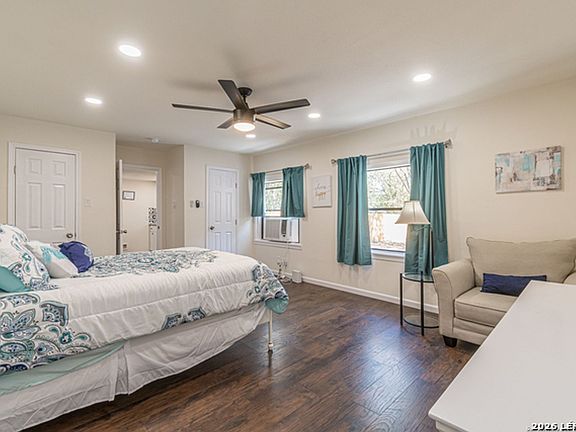 5th image of 207 Hermine Blvd #2