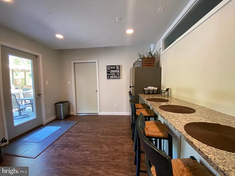 1251 Hinton Dr — Photo 46