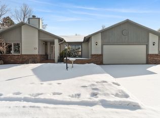 4816 Summerset Dr, Rapid City, SD 57702
