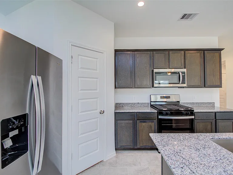 1022 Cattle Chute Ct — Photo 12