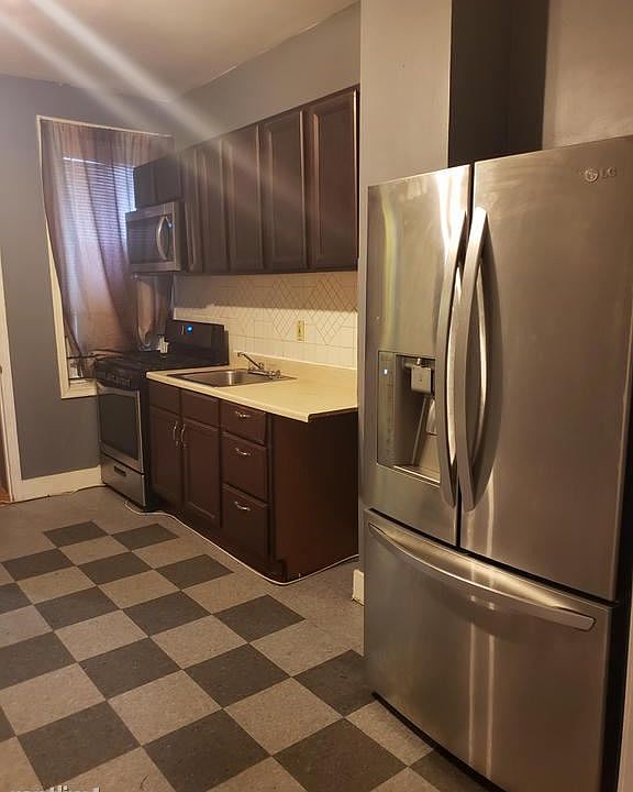 1st image of 530 E Penn St Floor 1