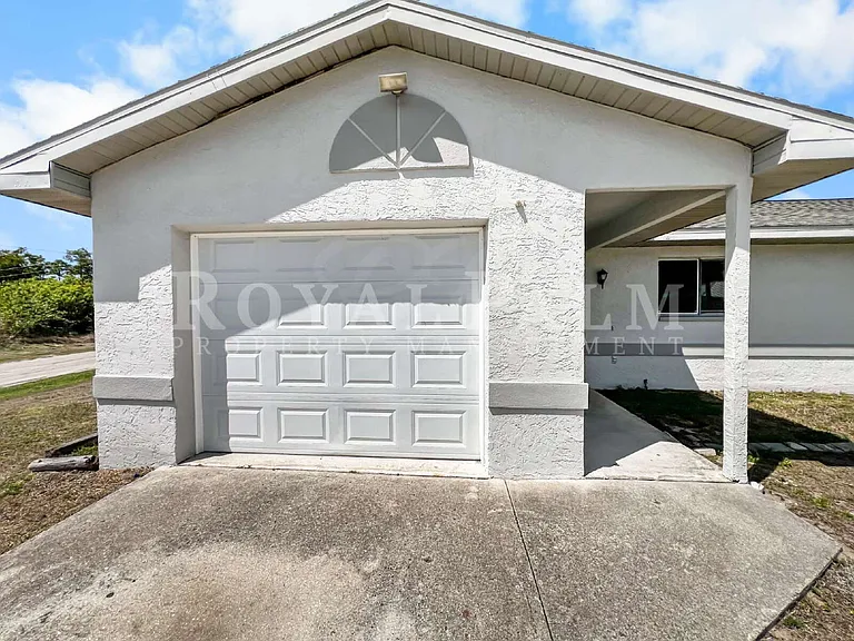 2704 Owen Ave — Photo 3