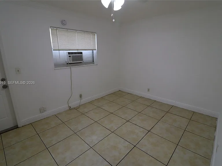 1341 NE 5th Ter #3 — Photo 32