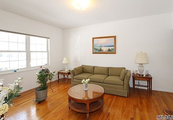 2nd image of 47 Oak Ave