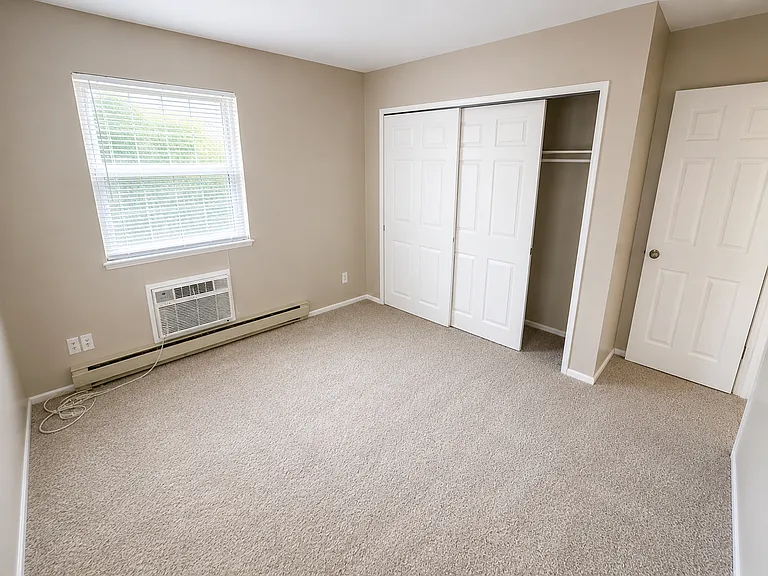 7546 Hazelcrest Dr — Photo 8